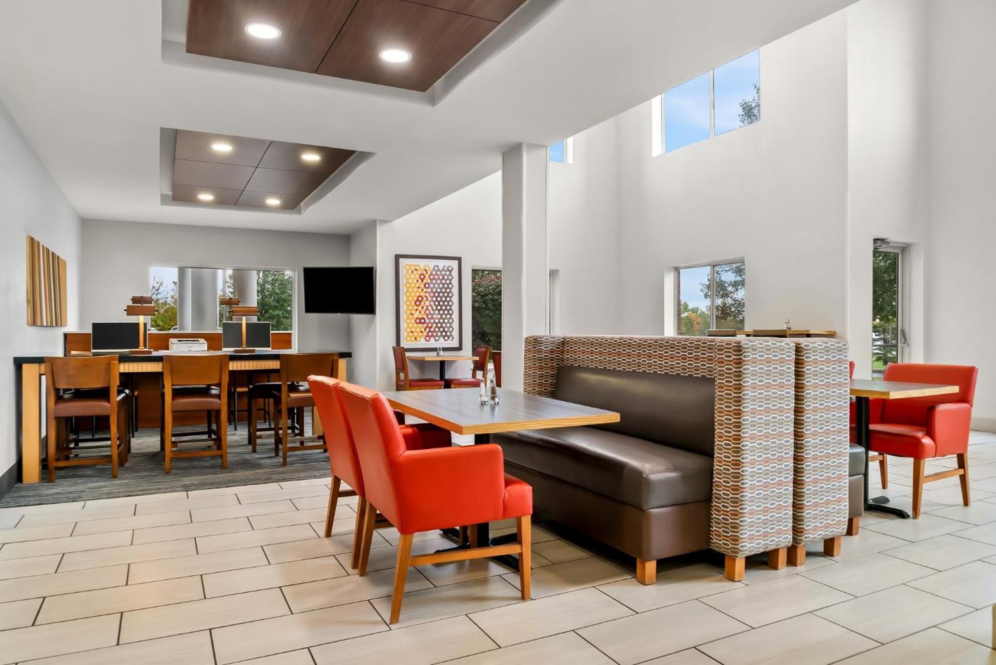 Holiday Inn Express Hotel & Suites Marion By Ihg Dış mekan fotoğraf