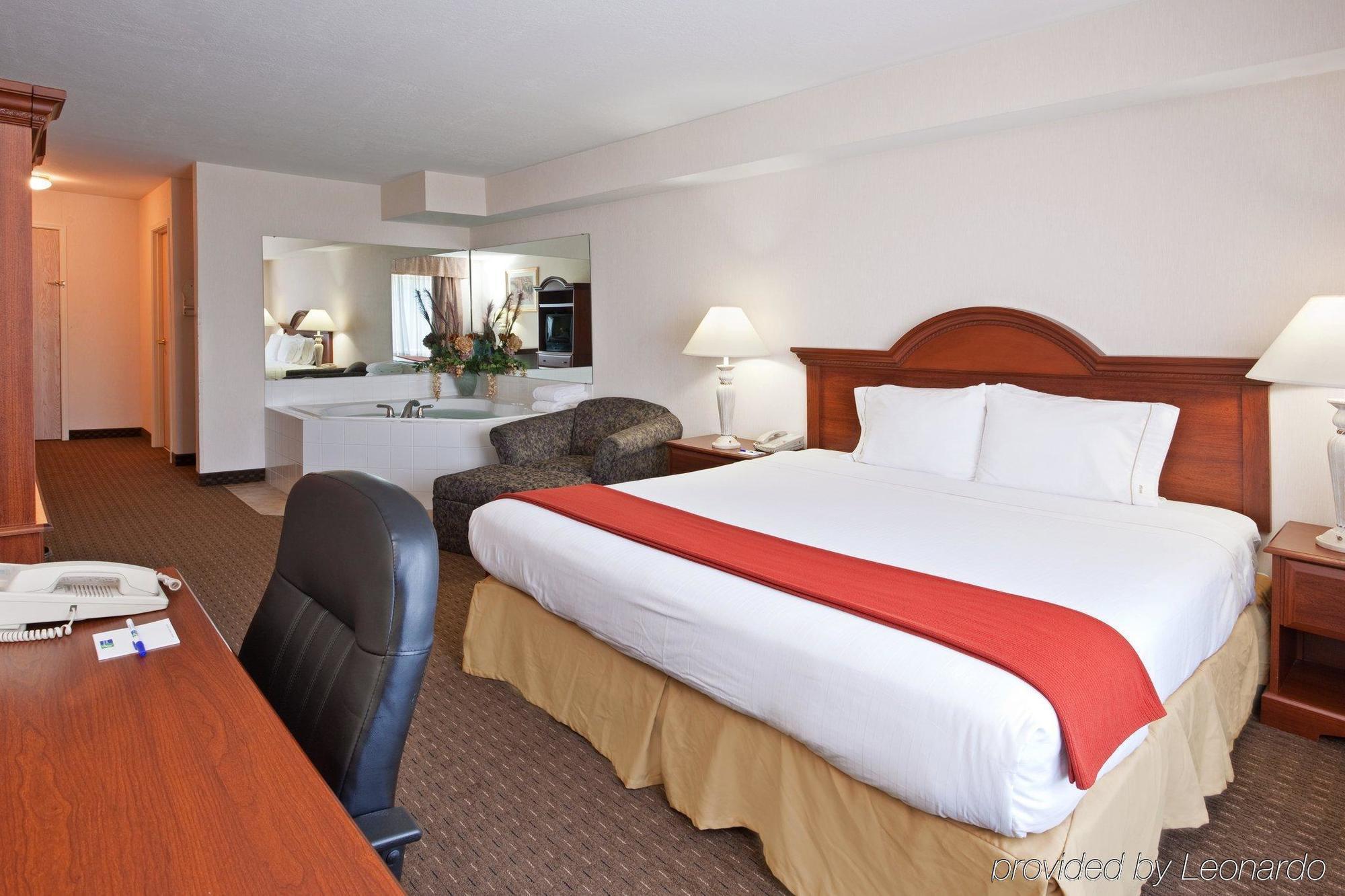 Holiday Inn Express Hotel & Suites Marion By Ihg Oda fotoğraf
